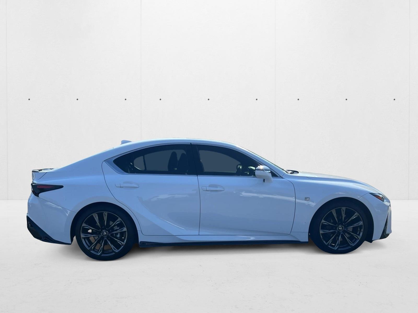 2024 Lexus IS 350 F SPORT photo 4