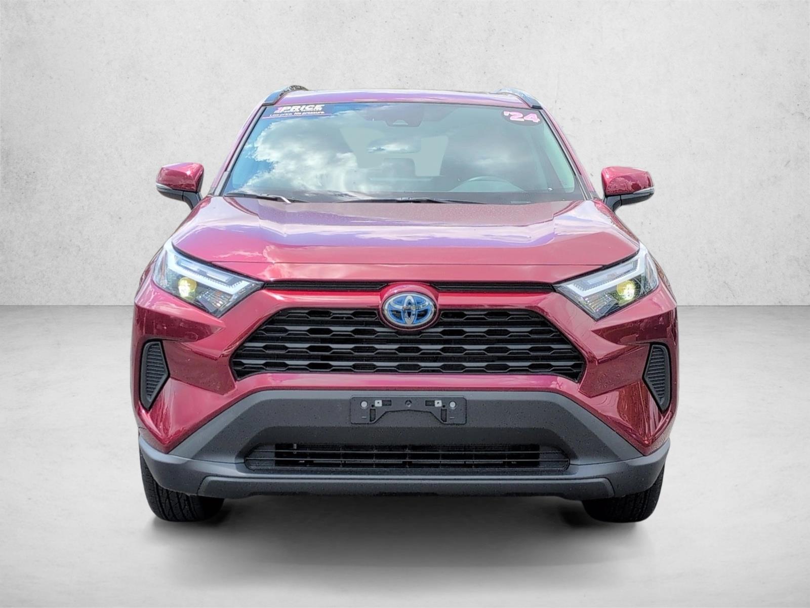 2024 Toyota RAV4 Hybrid XLE photo 2
