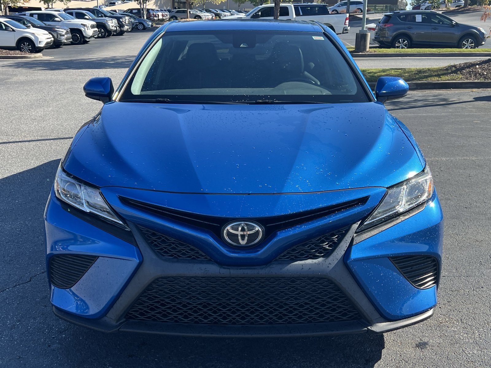 2020 Toyota Camry SE photo 2