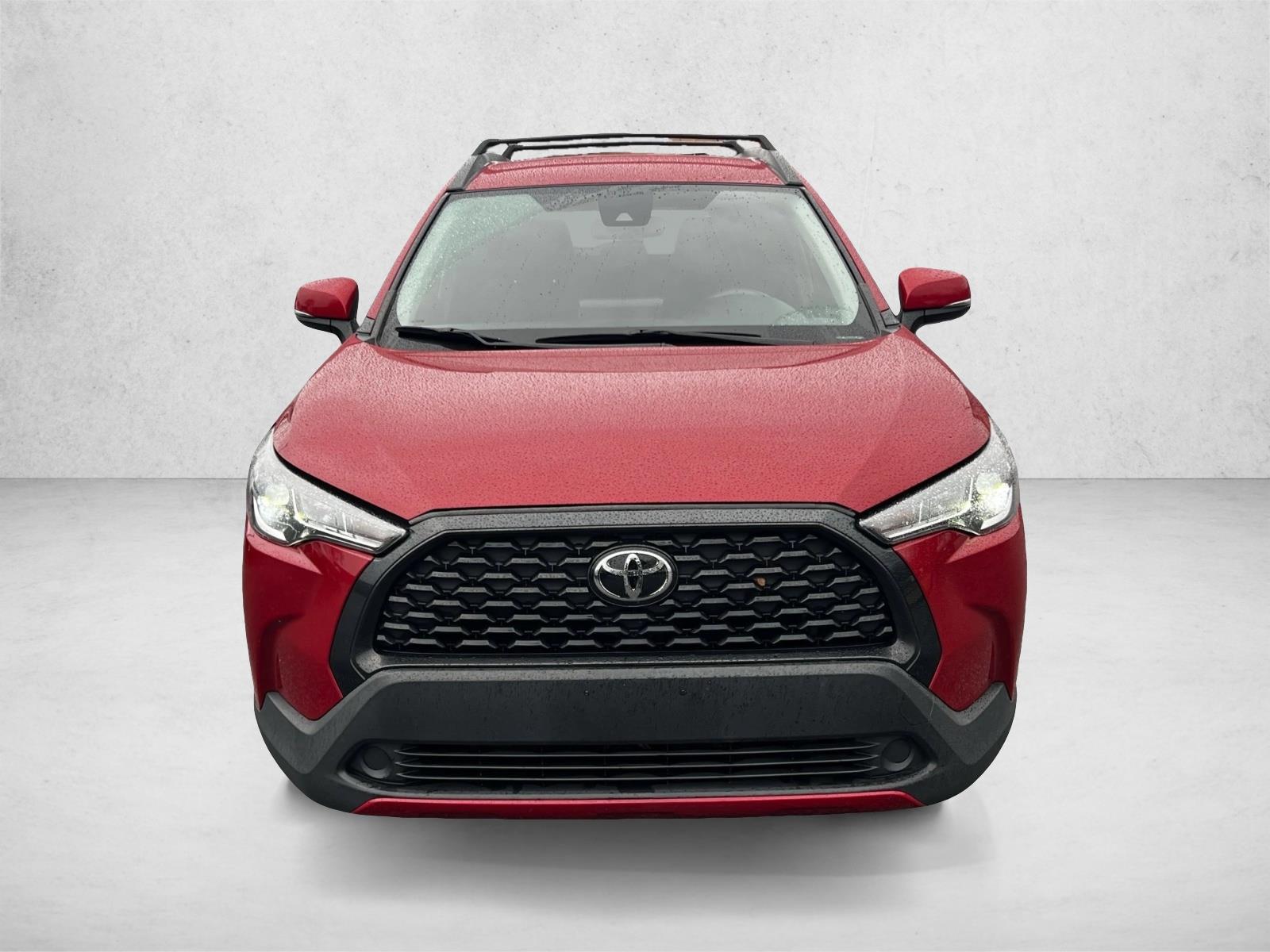 2022 Toyota Corolla Cross LE photo 2