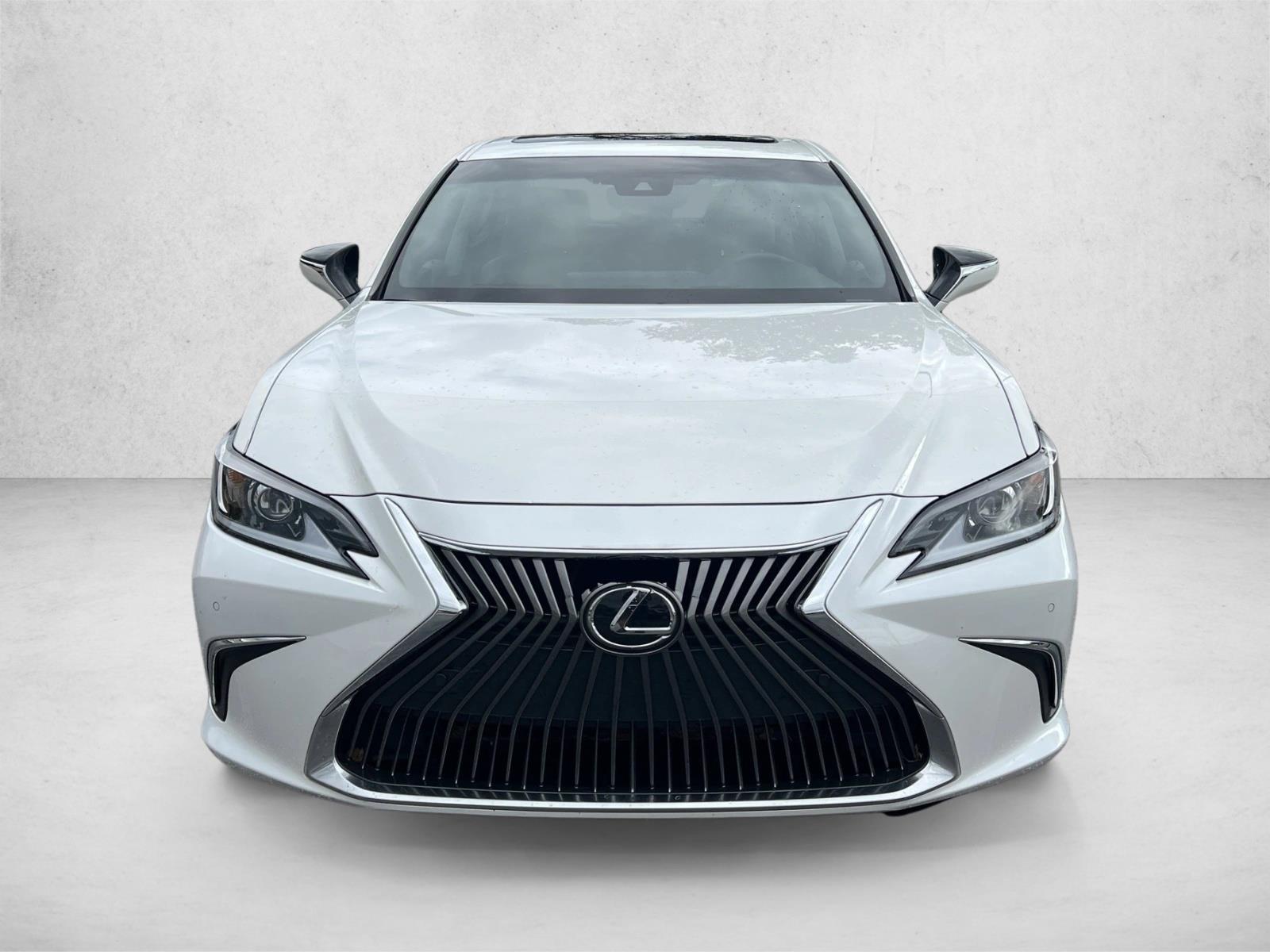 2021 Lexus ES 250 photo 2