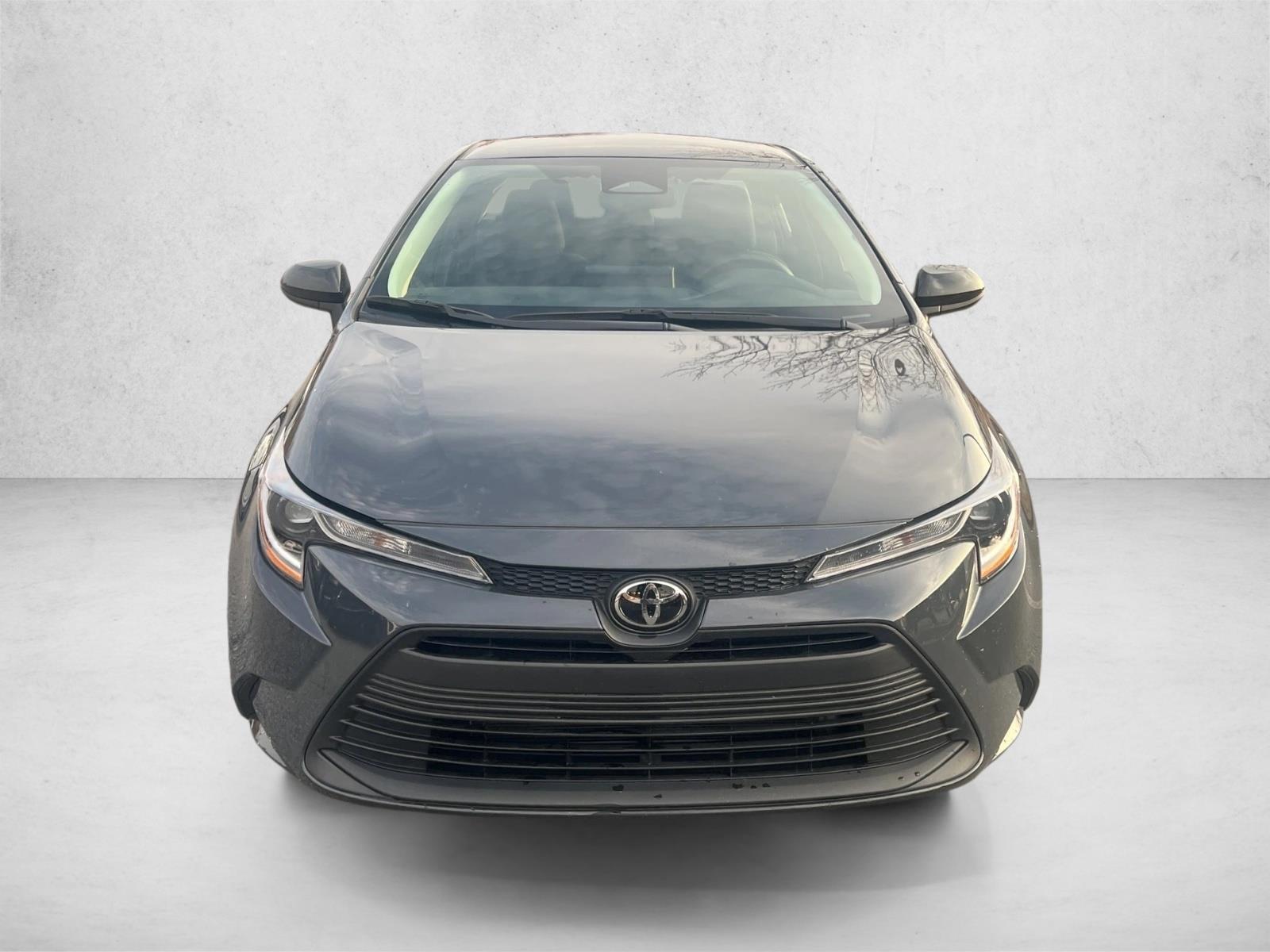 2025 Toyota Corolla LE photo 2