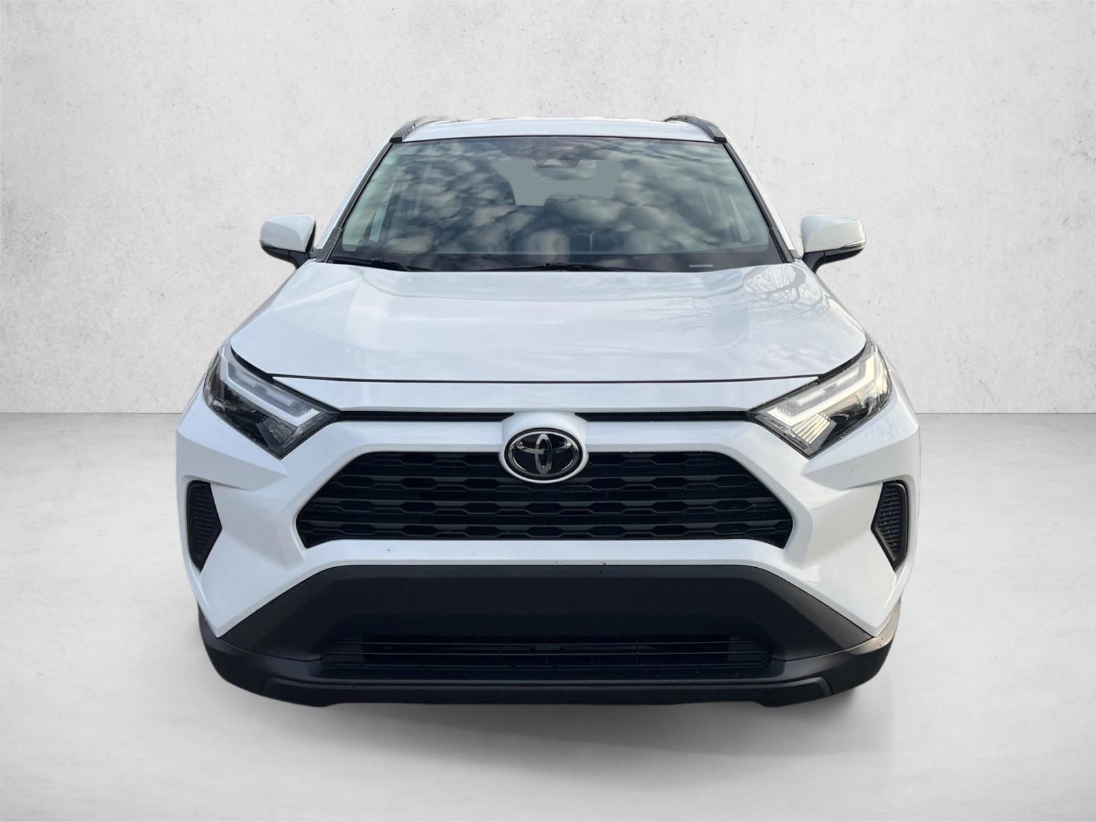2023 Toyota RAV4 XLE photo 2