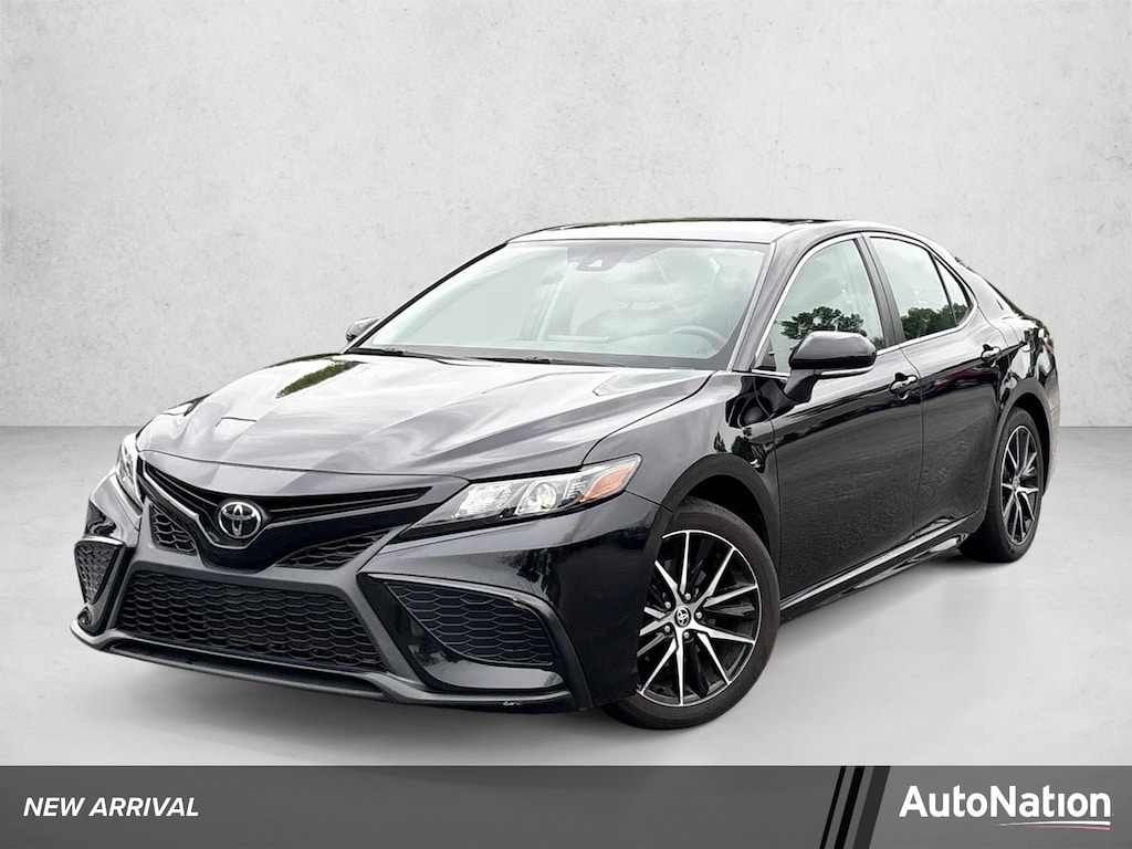 Used 2024 Toyota Camry SE Sedan