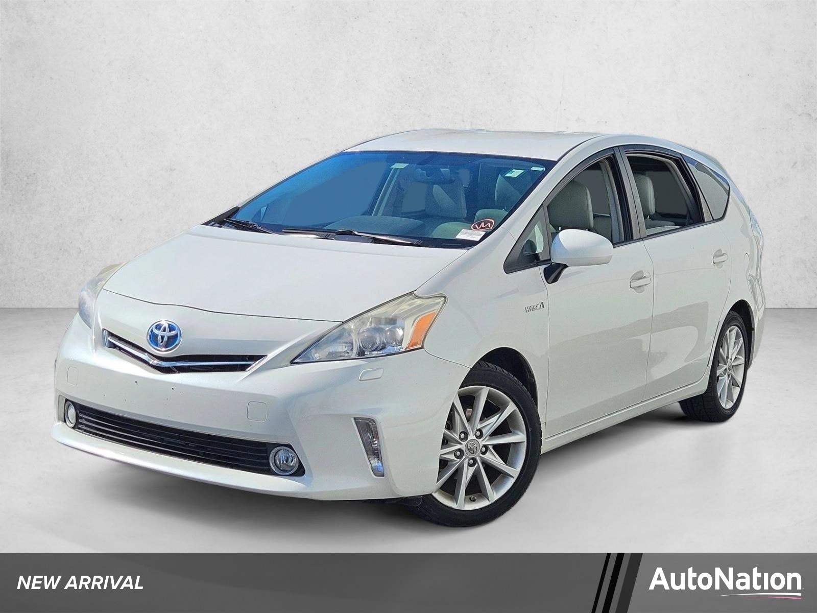 2012 Toyota Prius v Five's photo