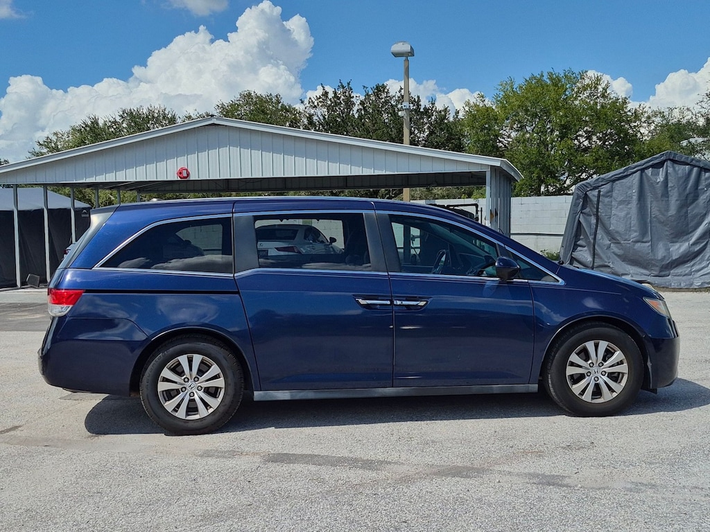 Used 2016 Honda Odyssey SE Van Passenger Van