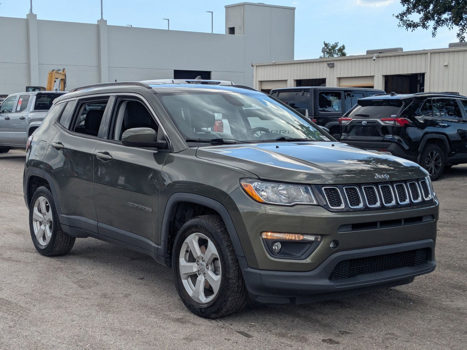 2018 Jeep Compass Latitude photo 3
