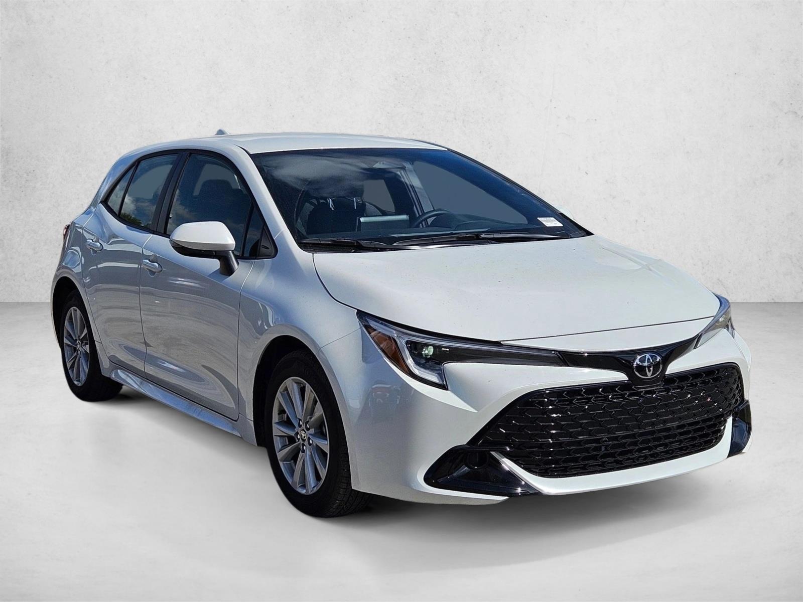 2025 Toyota Corolla SE photo 3