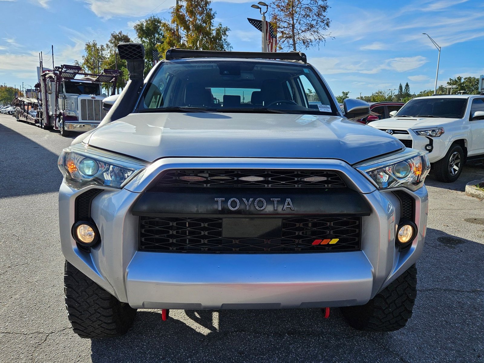 2020 Toyota 4Runner SR5 4WD photo 2