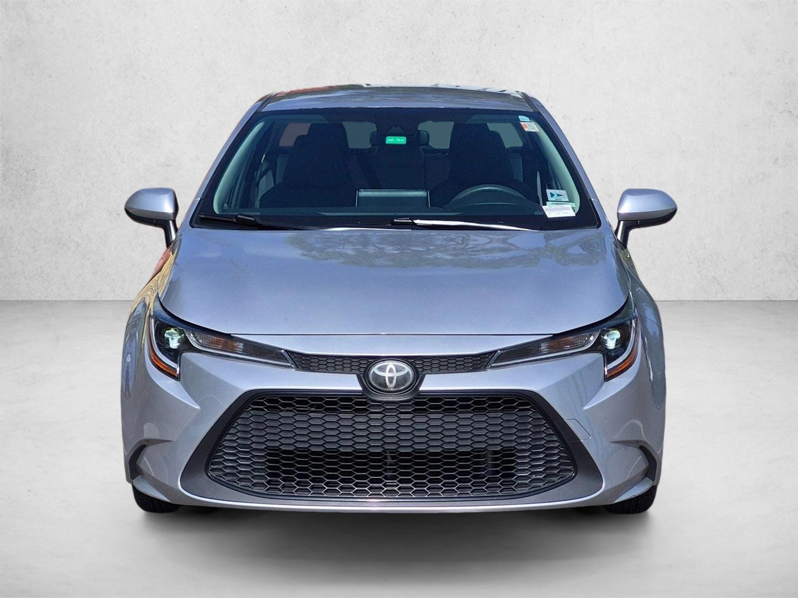 Used 2020 Toyota Corolla LE with VIN JTDEPRAE8LJ070702 for sale in Pinellas Park, FL