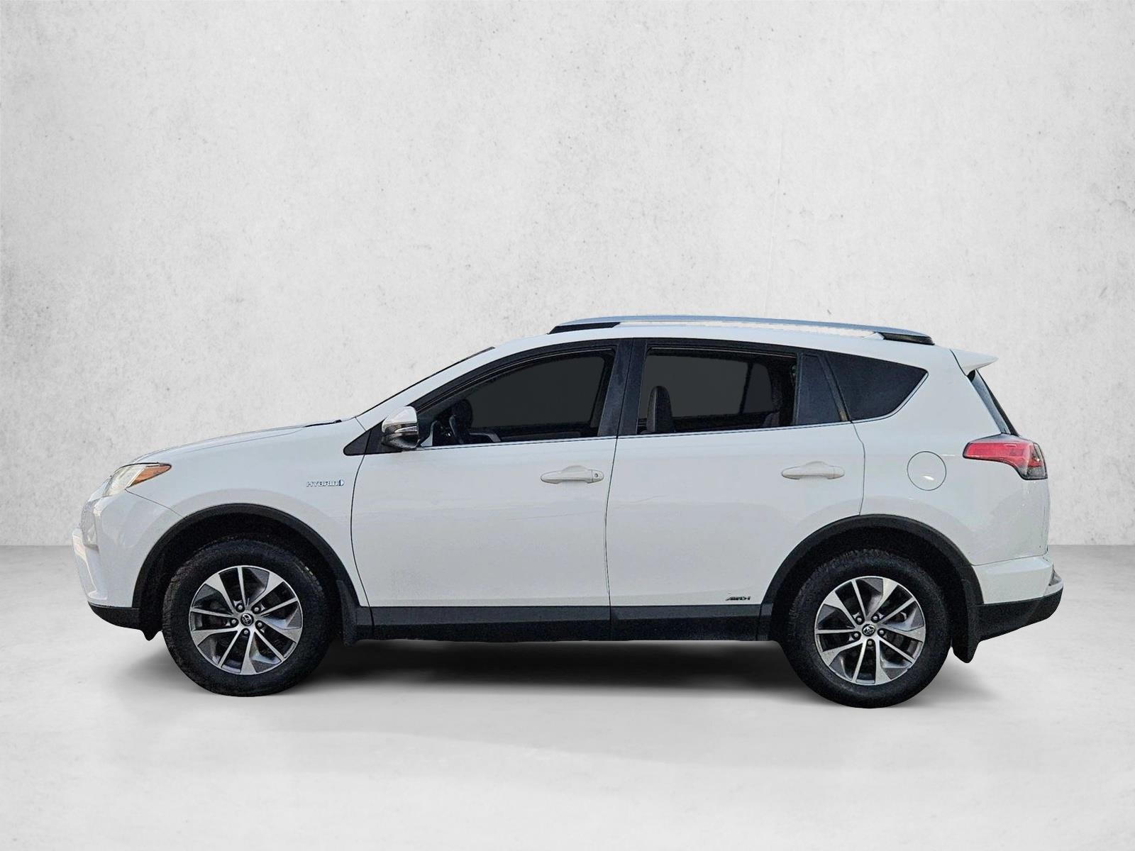 2018 Toyota RAV4 Hybrid XLE photo 3