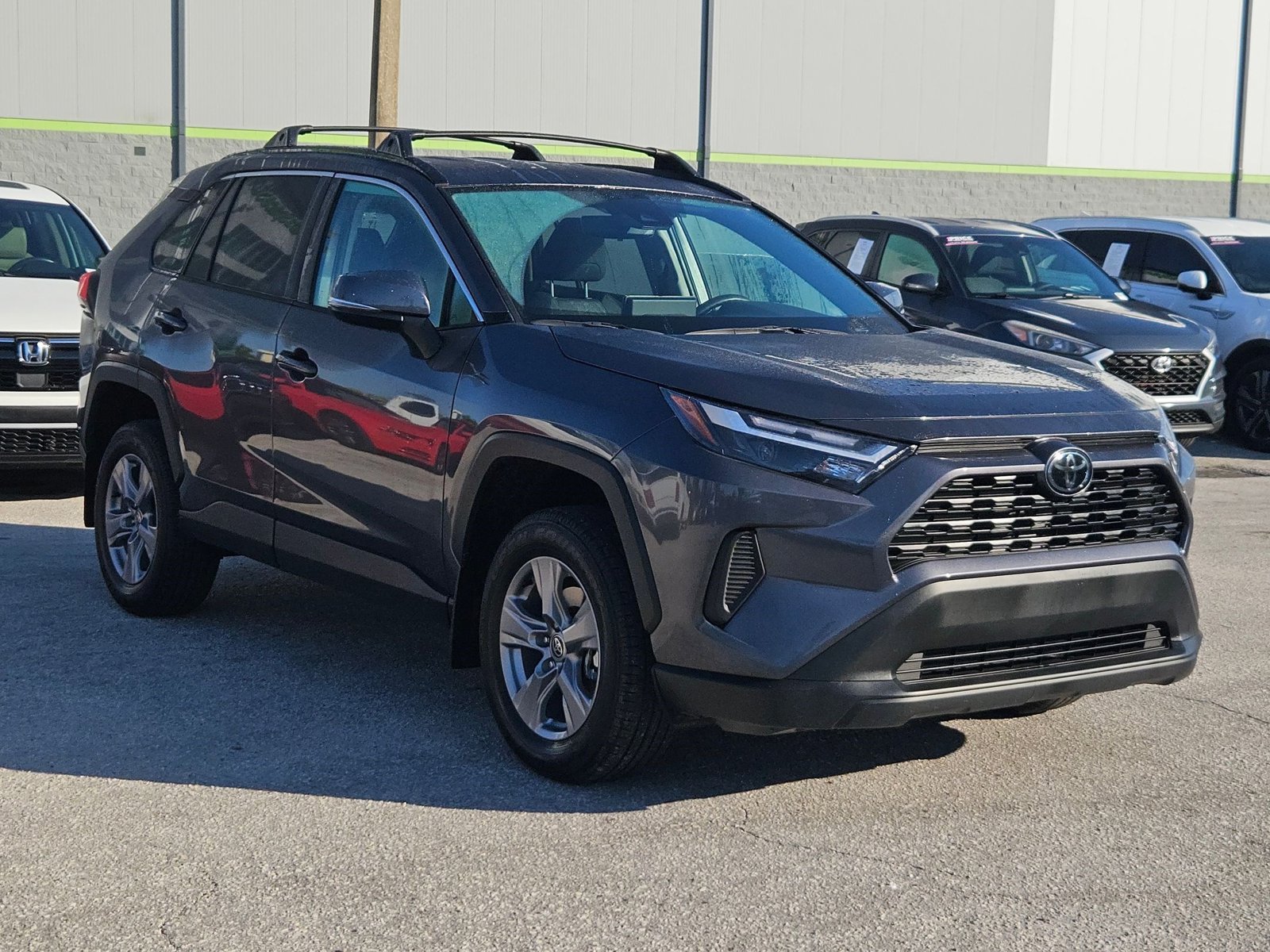 2025 Toyota RAV4 XLE photo 3