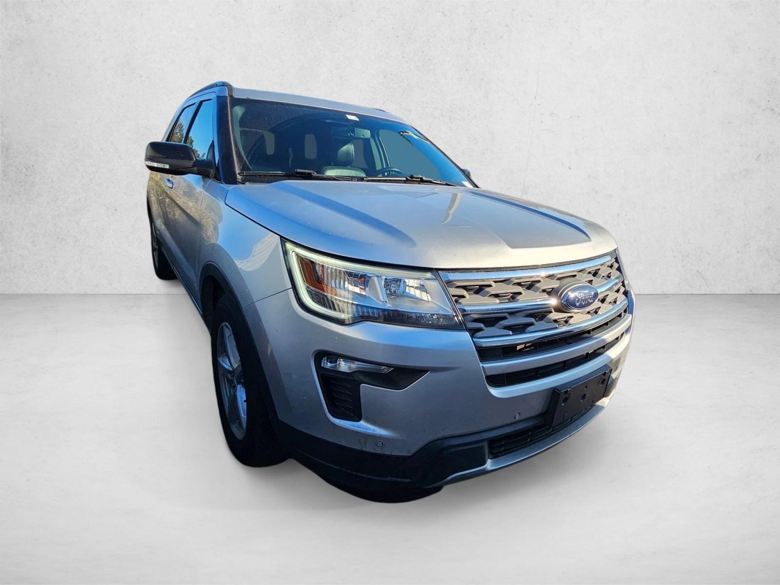 2018 Ford Explorer XLT photo 2