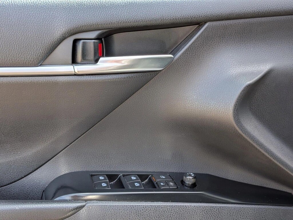 Used 2019 Toyota Camry SE Sedan