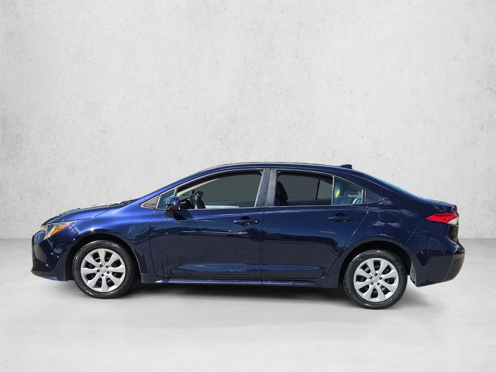 2022 Toyota Corolla LE photo 3