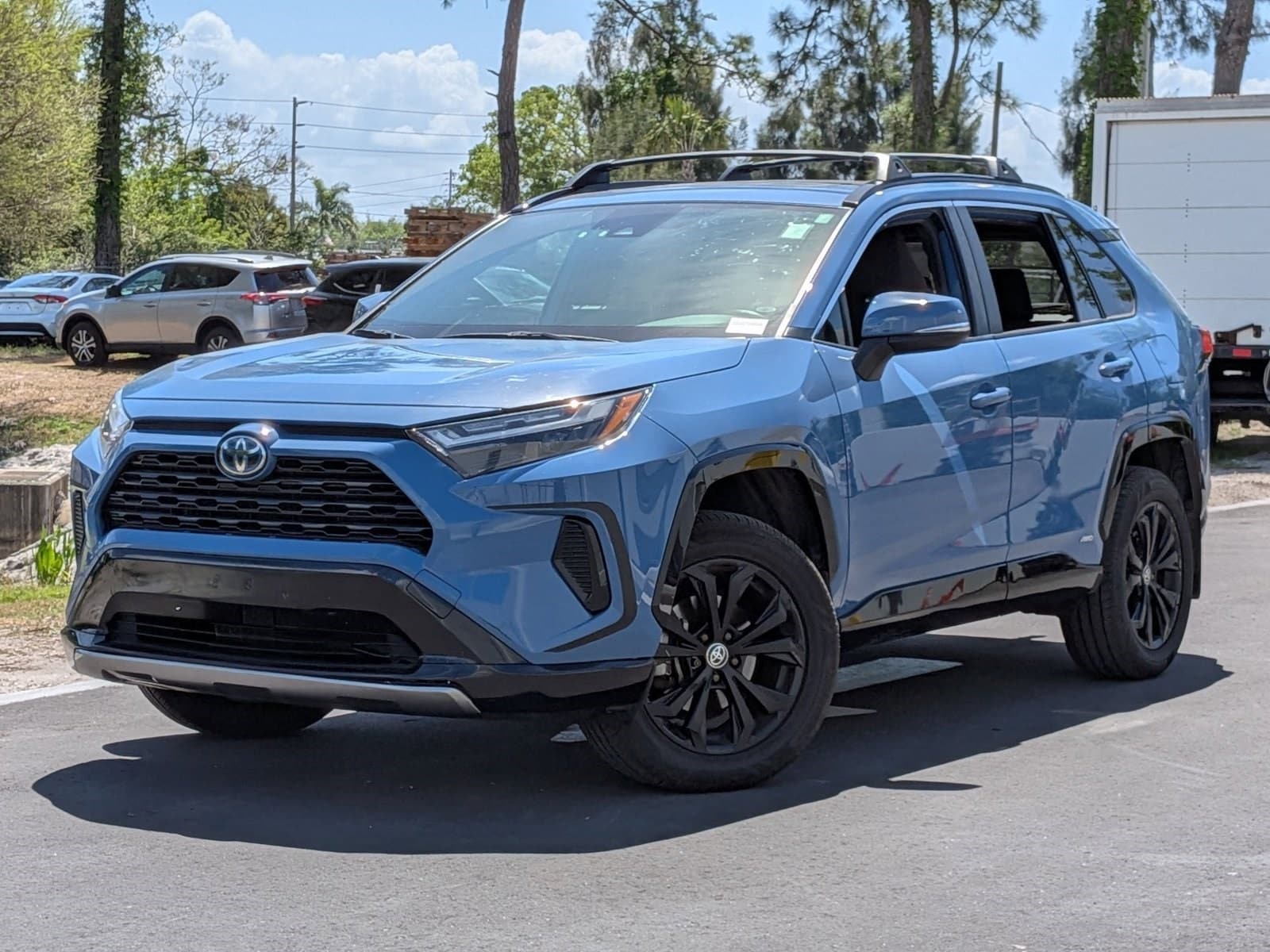 2022 Toyota RAV4 SE