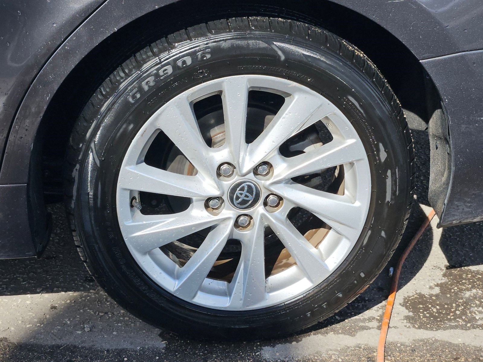 2023 Toyota Camry LE SE photo 4