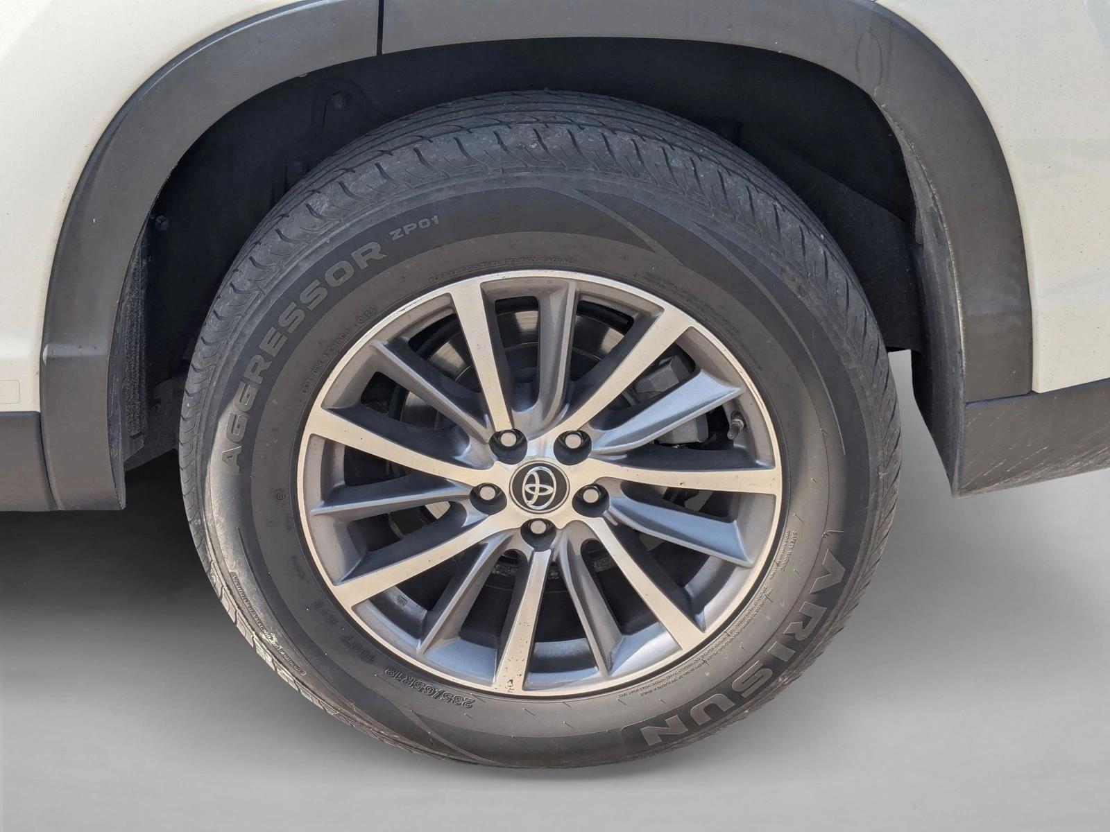 2019 Toyota Highlander XLE photo 3