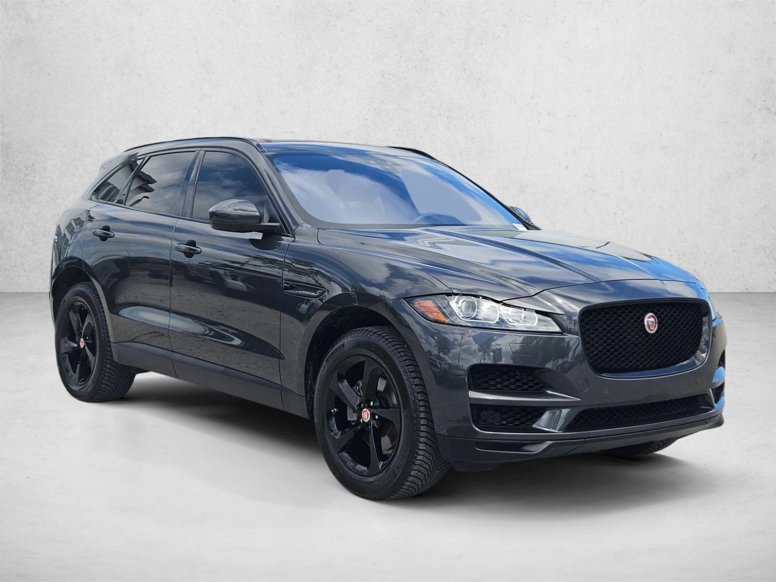 2020 Jaguar F-PACE Premium photo 3