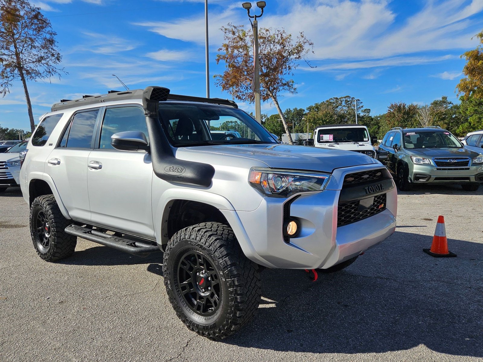 2020 Toyota 4Runner SR5 4WD photo 3