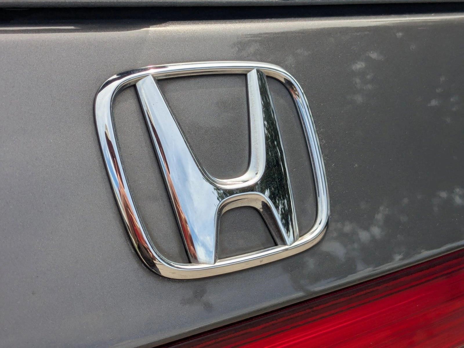 2014 Honda Odyssey Touring photo 4