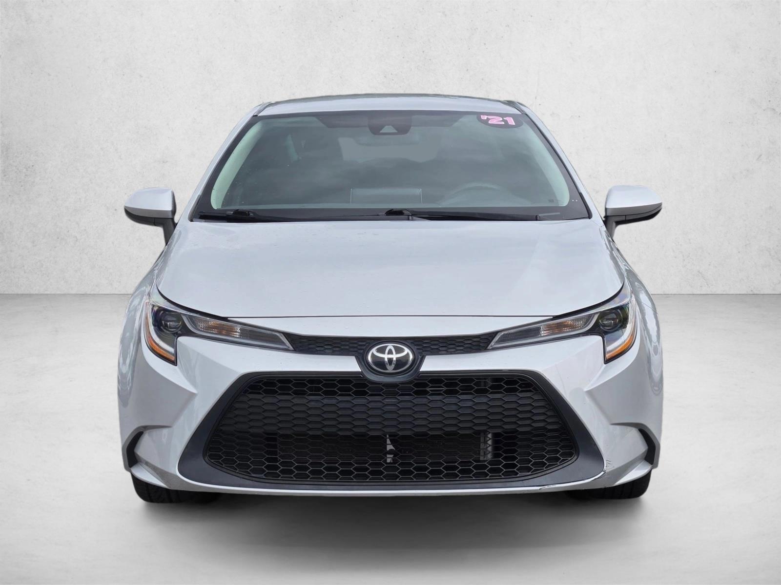 2021 Toyota Corolla LE photo 2