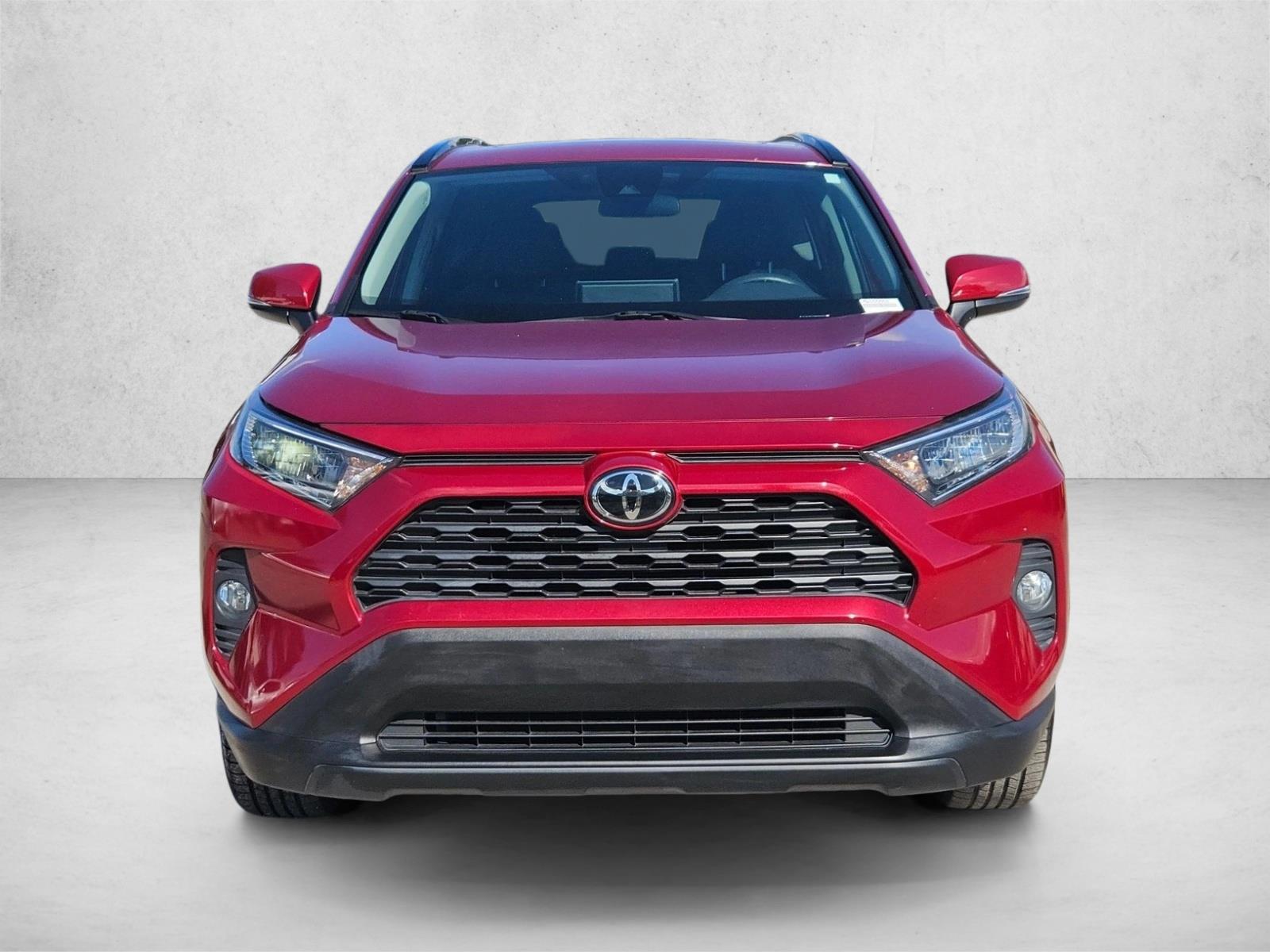 2021 Toyota RAV4 XLE photo 2