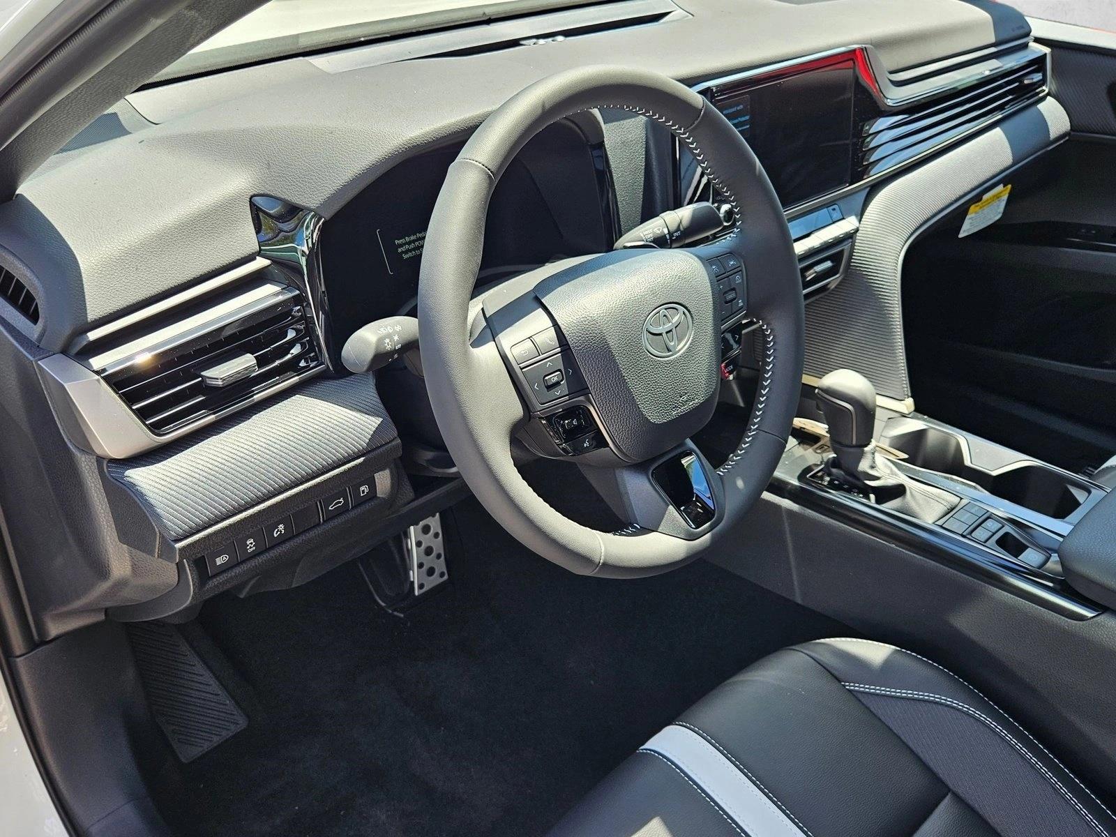 2025 Toyota Camry SE photo 3