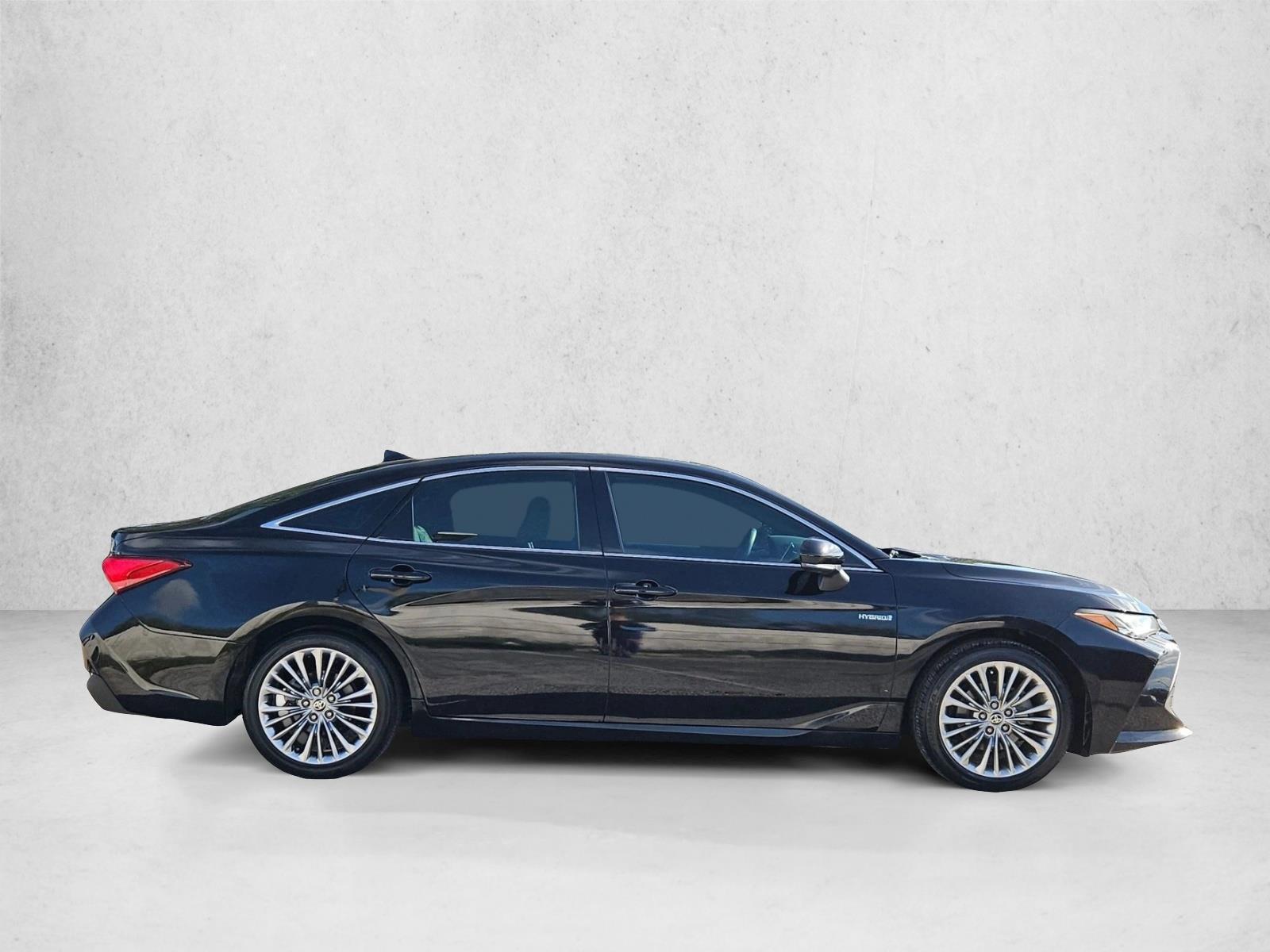 2021 Toyota Avalon Hybrid Limited photo 4