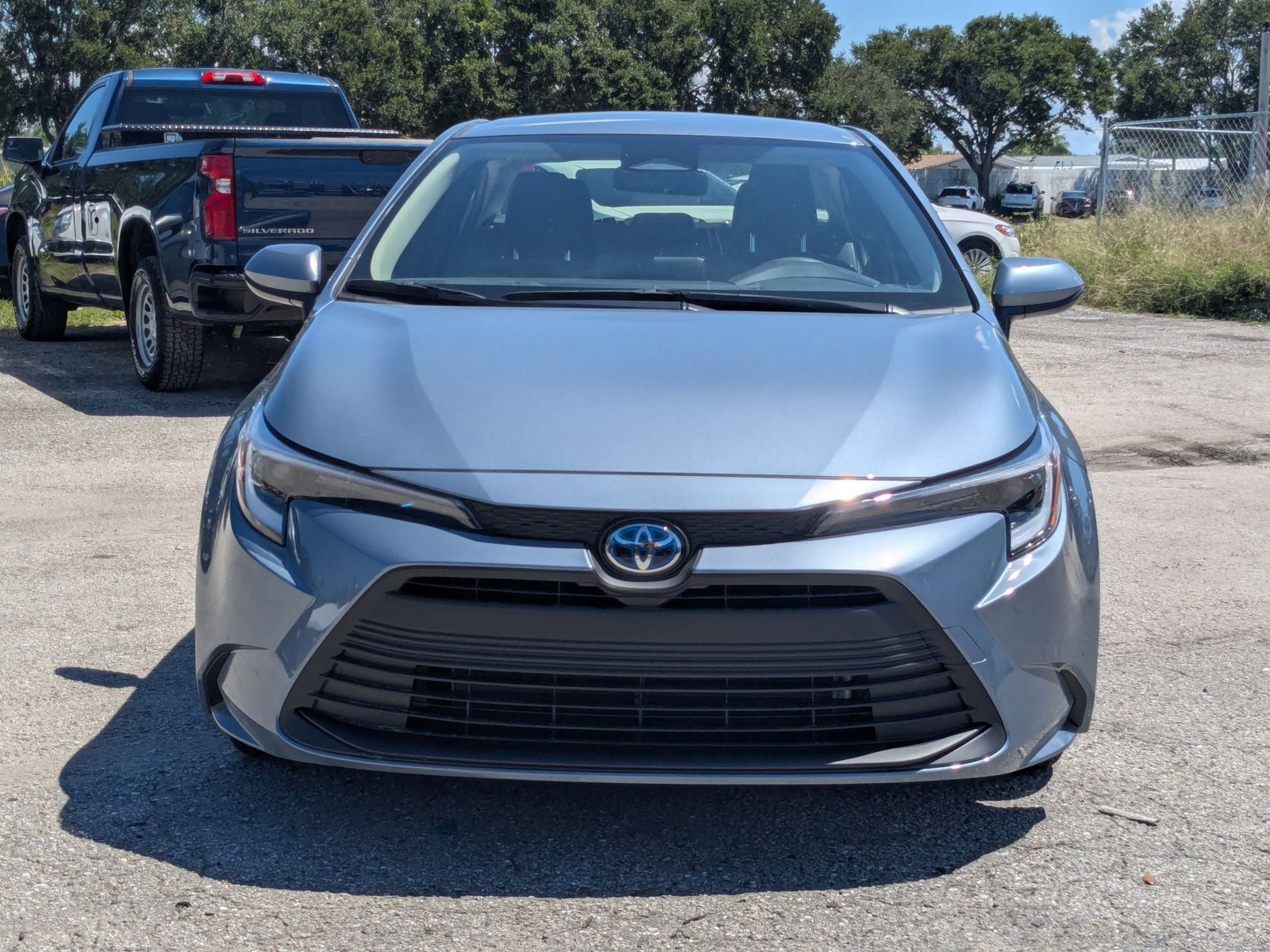 2025 Toyota Corolla Hybrid LE photo 2