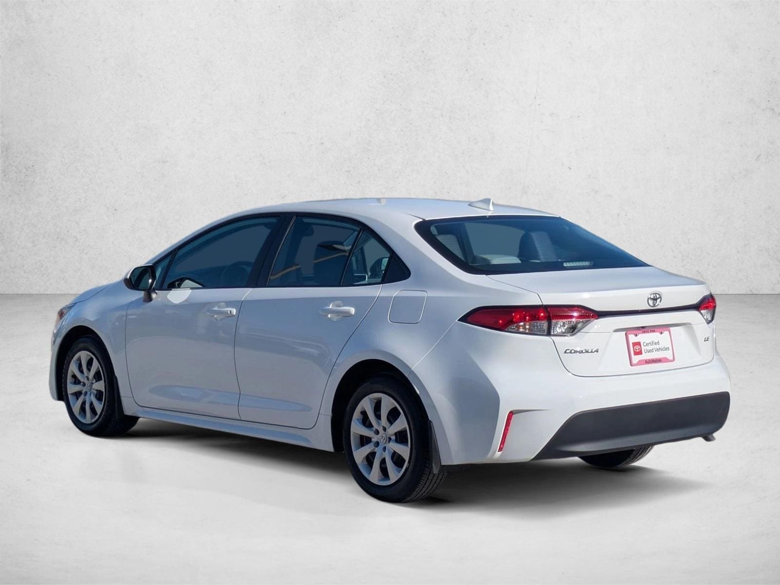 2025 Toyota Corolla LE - Photo 8