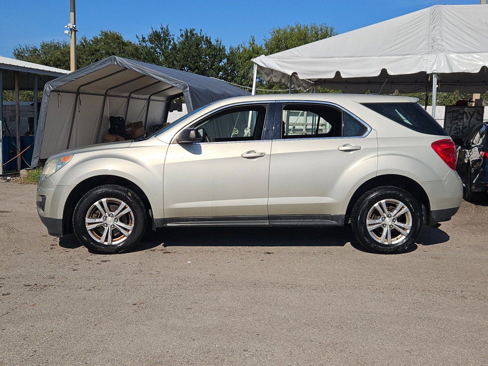 2015 Chevrolet Equinox LS photo 3