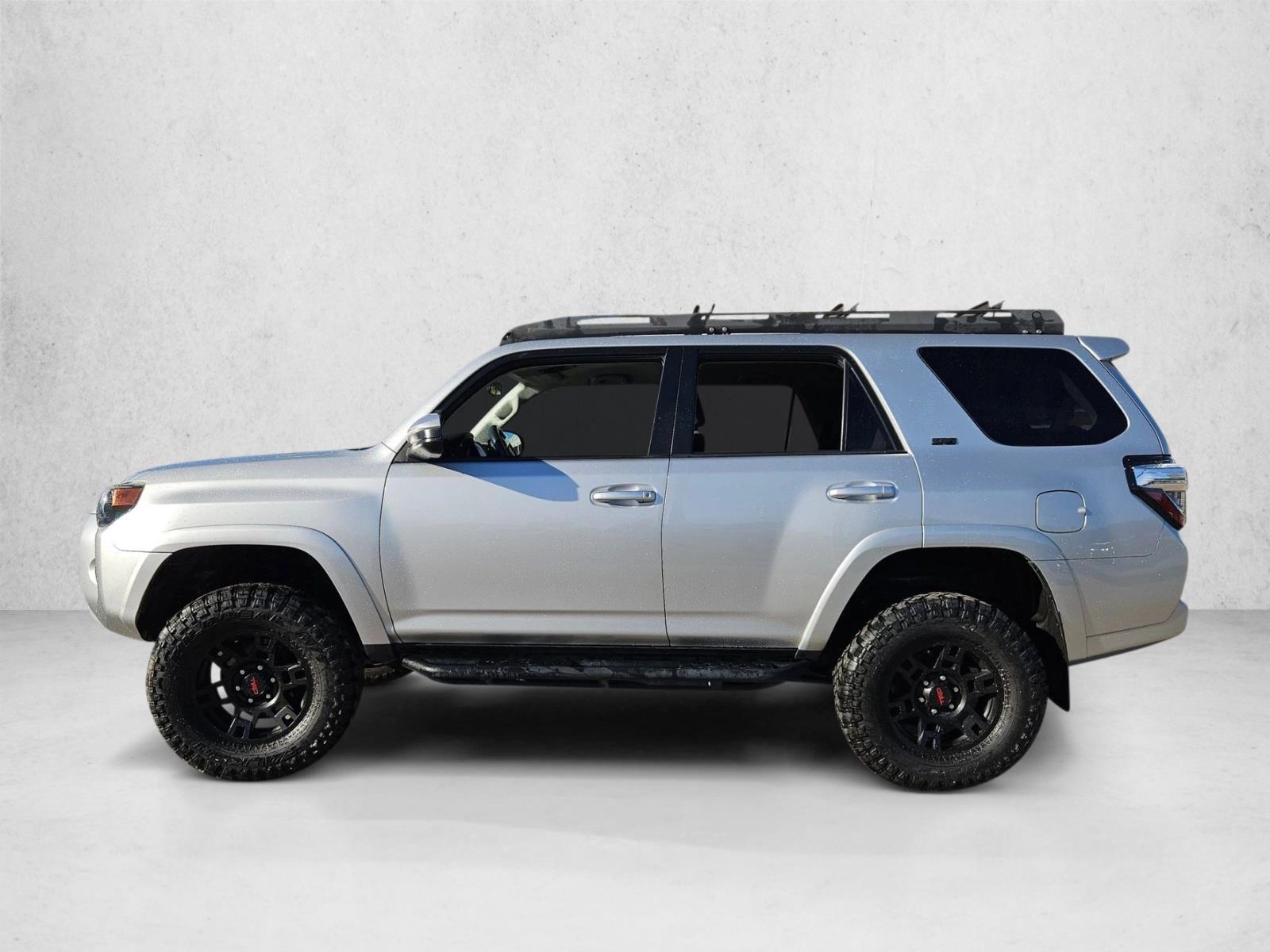 2020 Toyota 4Runner SR5 4WD photo 3