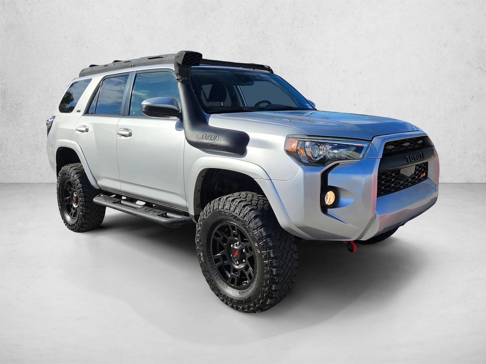 2020 Toyota 4Runner SR5 4WD photo 3