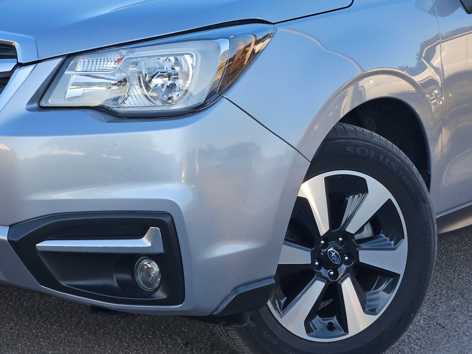 2018 Subaru Forester 2.5i Premium photo 4
