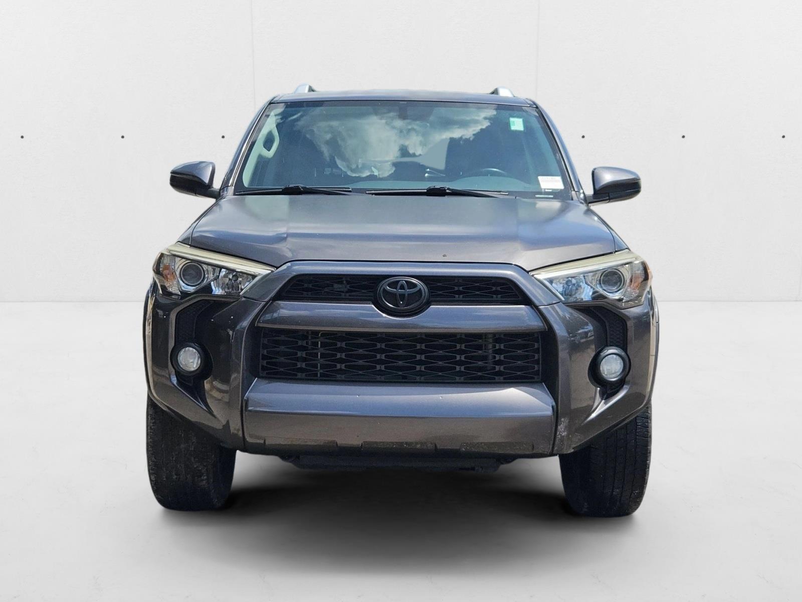 2016 Toyota 4Runner SR5 photo 2
