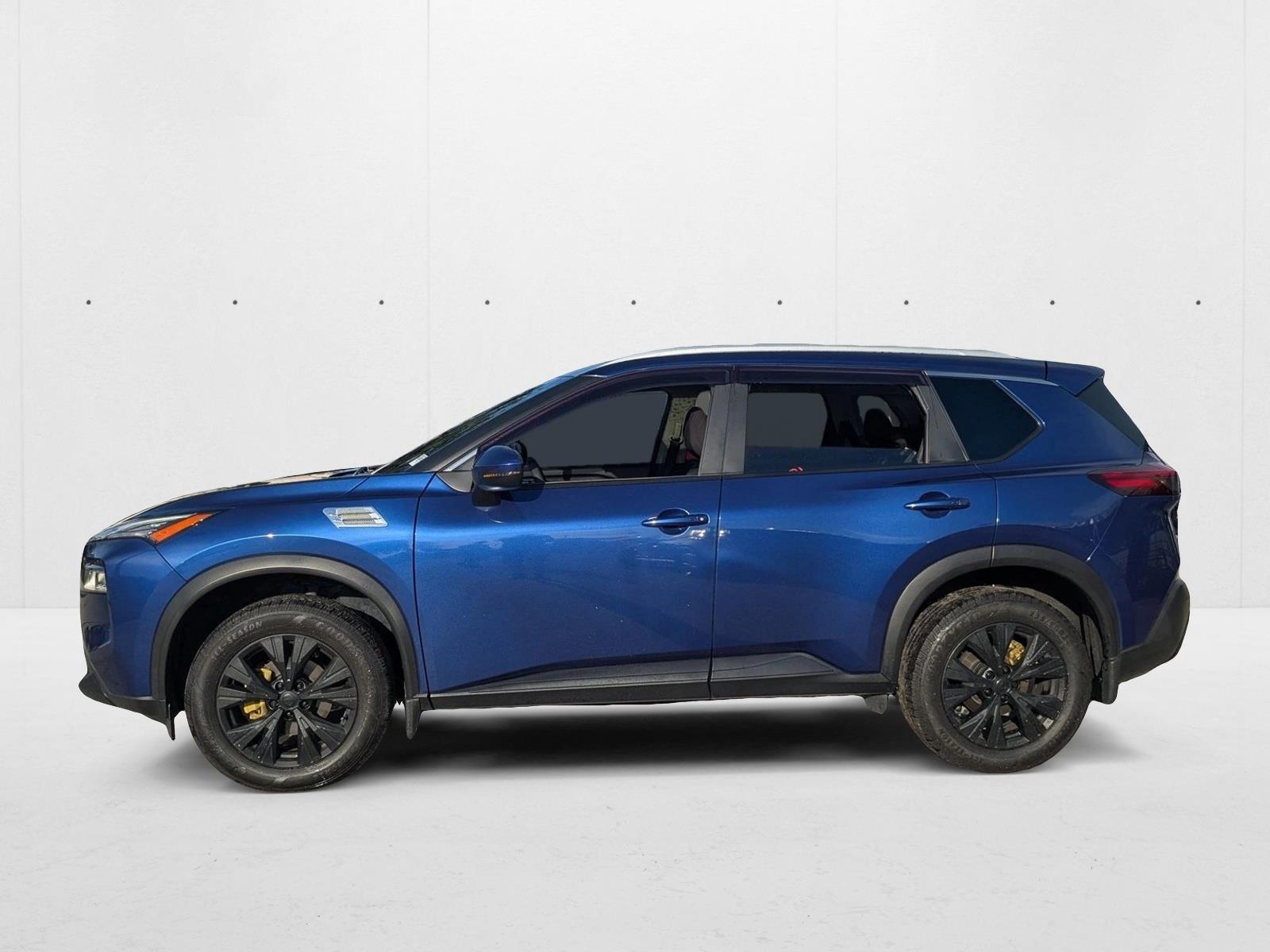 2022 Nissan Rogue SV photo 2