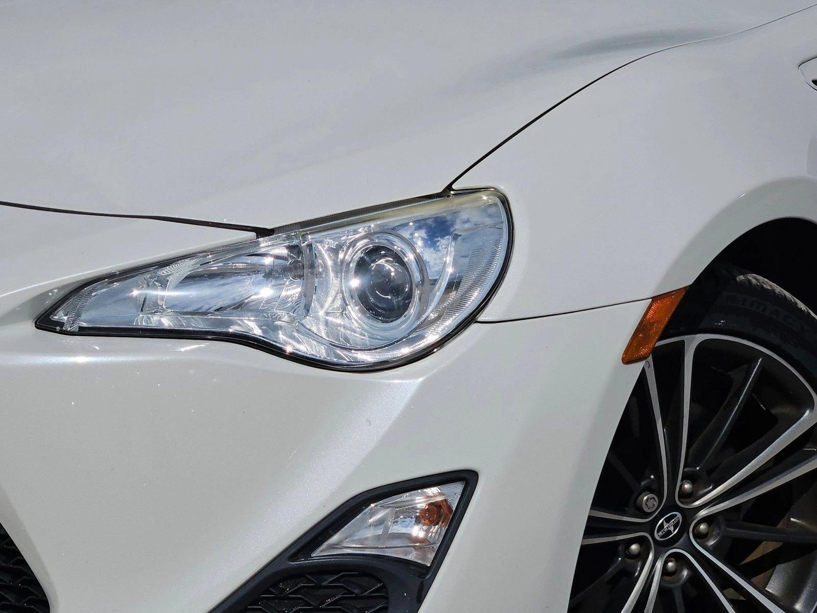 2016 Scion FR-S photo 4