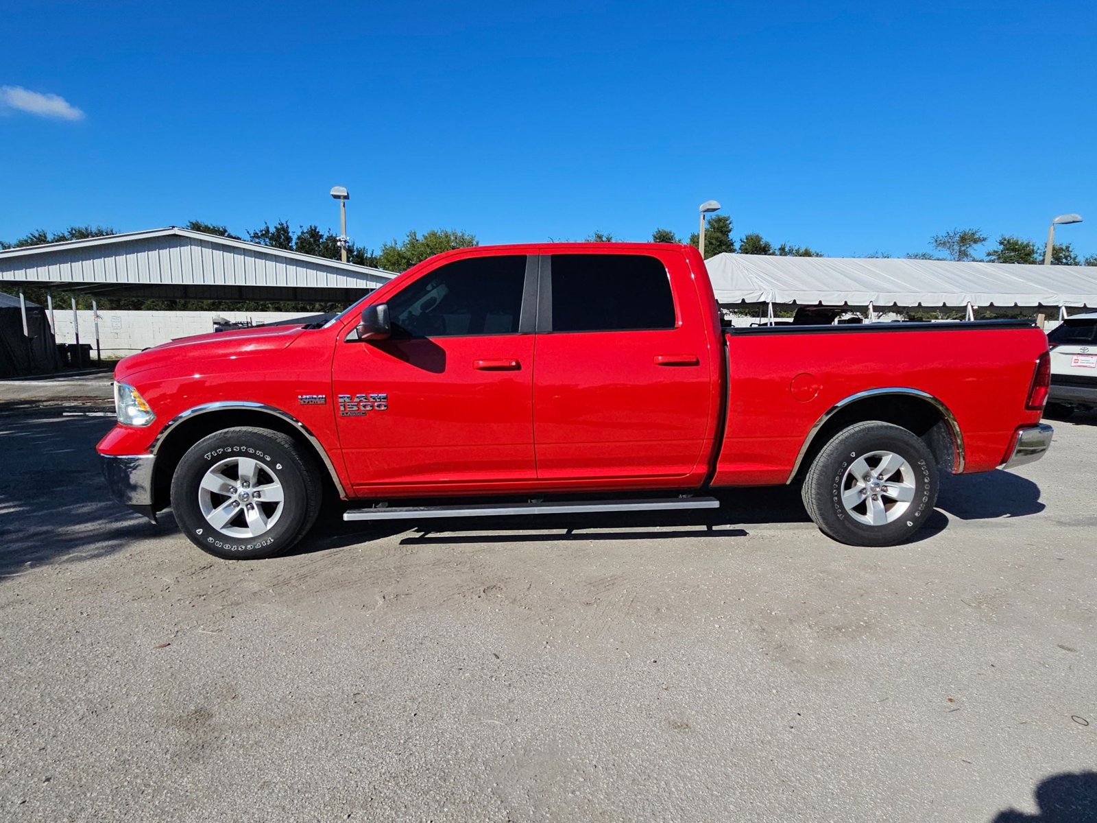 2019 Ram 1500 Classic SLT photo 3