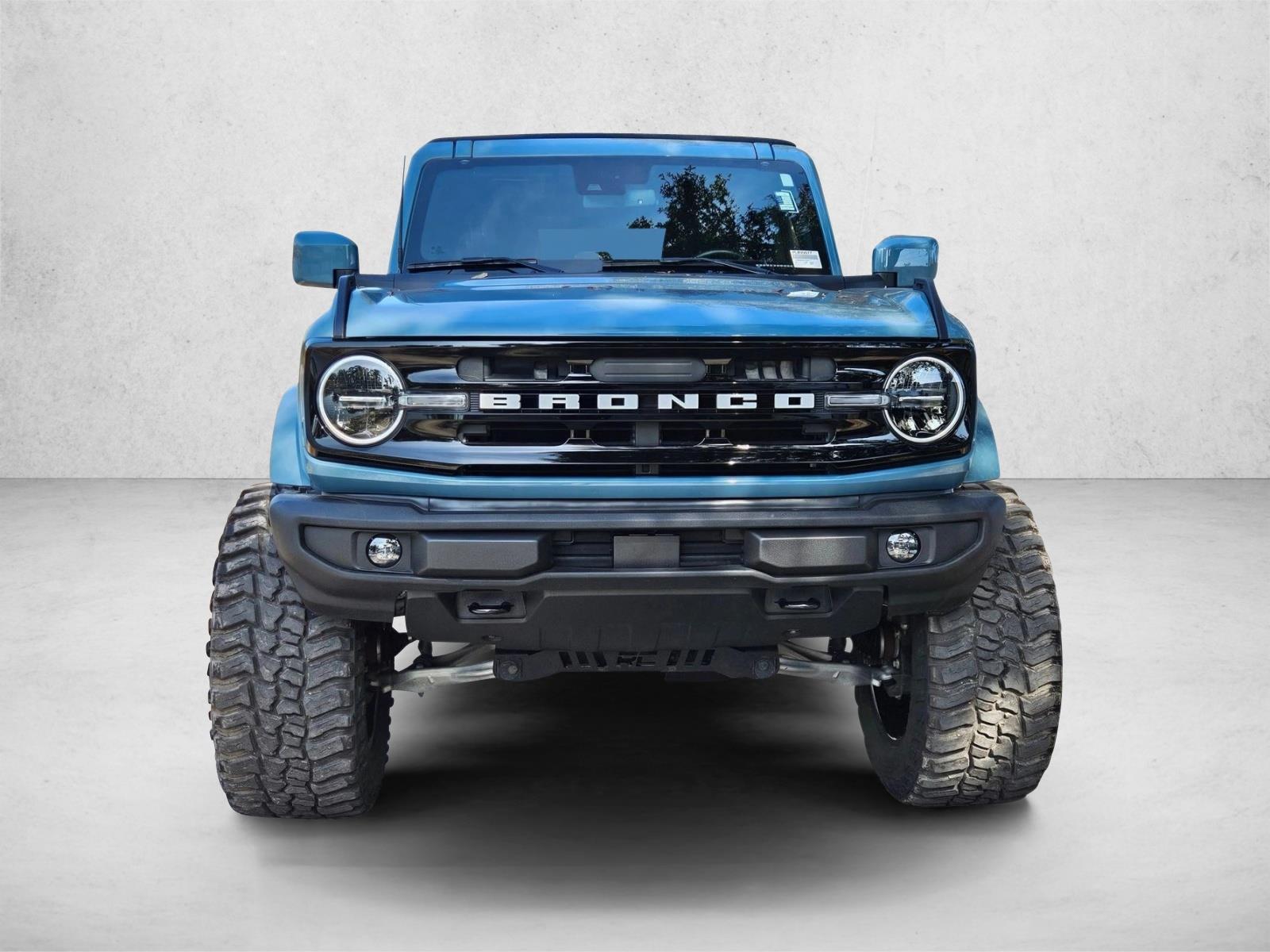 2023 Ford Bronco Outer Banks photo 2