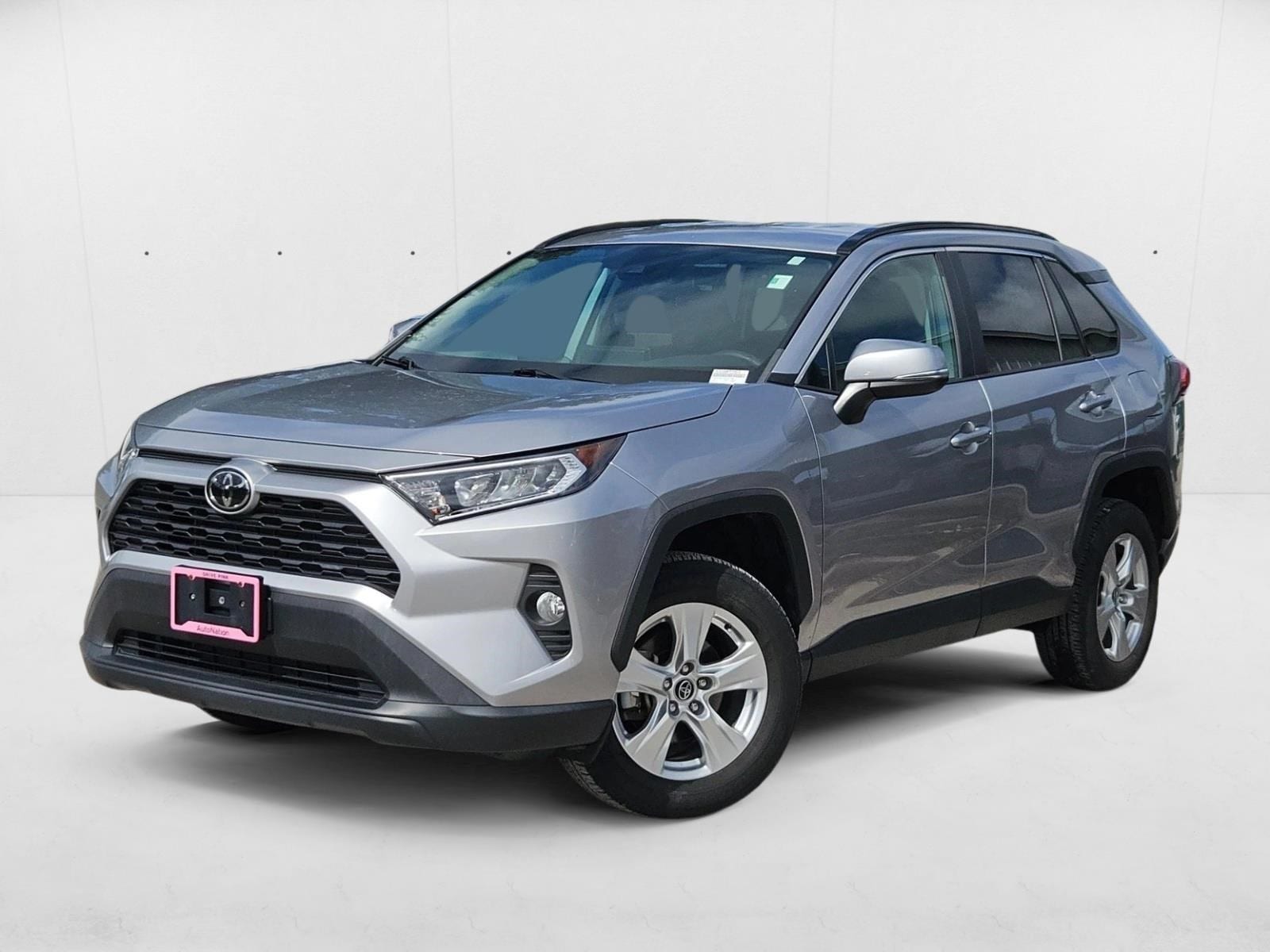 2020 Toyota RAV4 XLE's photo