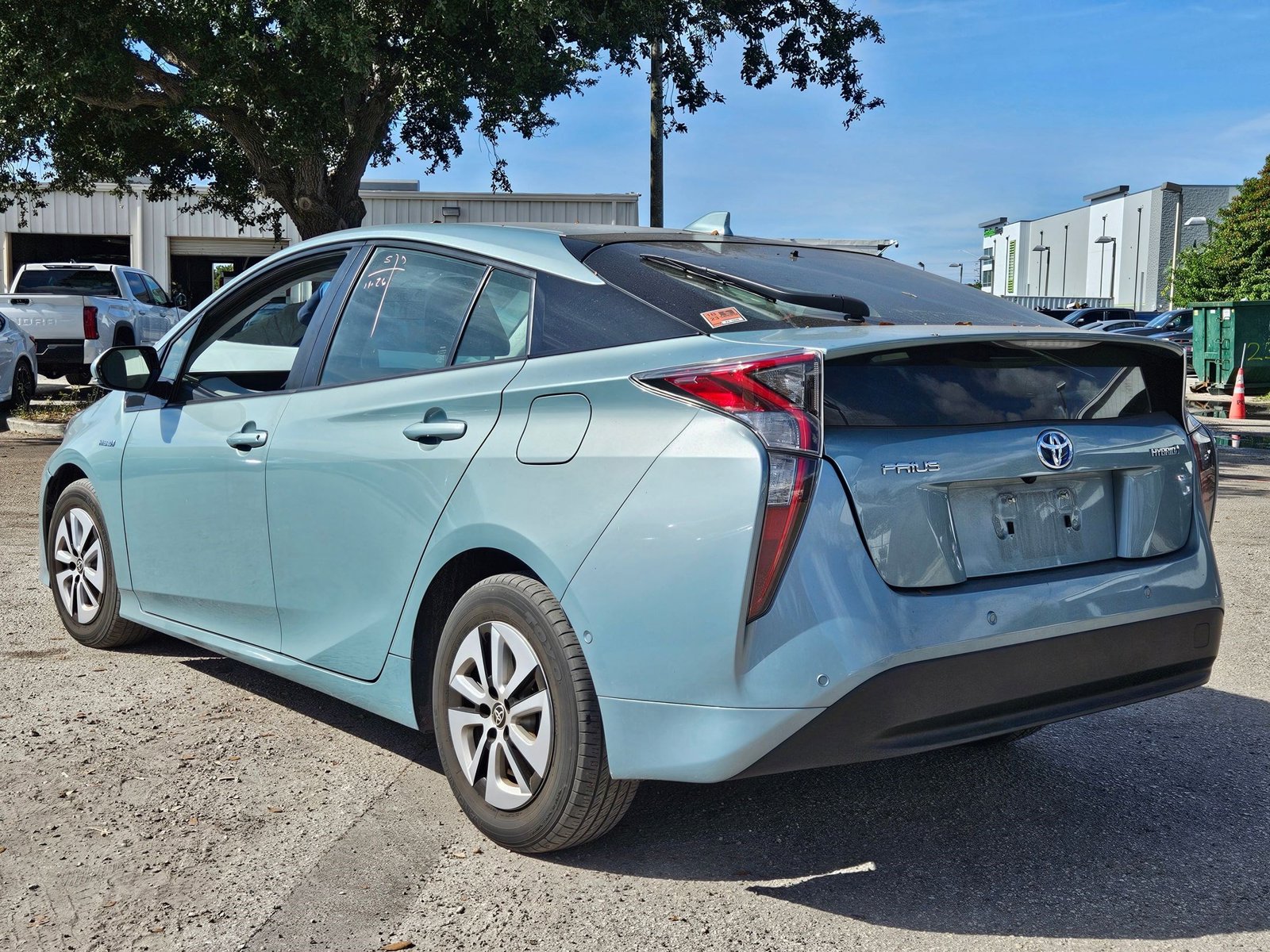 2018 Toyota Prius Three photo 3