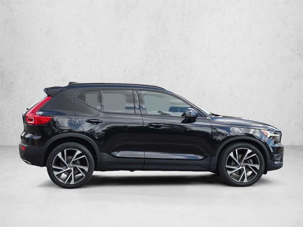 Used 2020 Volvo XC40 T5 R-Design SUV