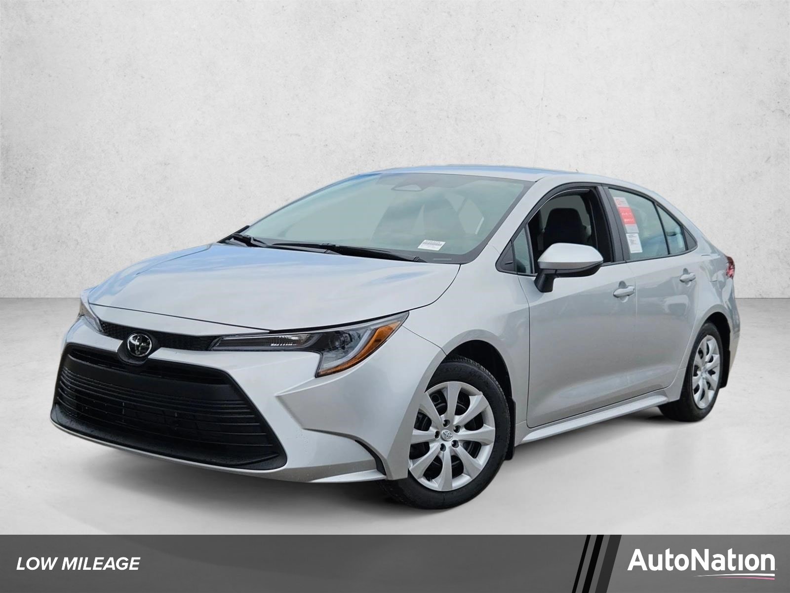 2025 Toyota Corolla LE CVT's photo