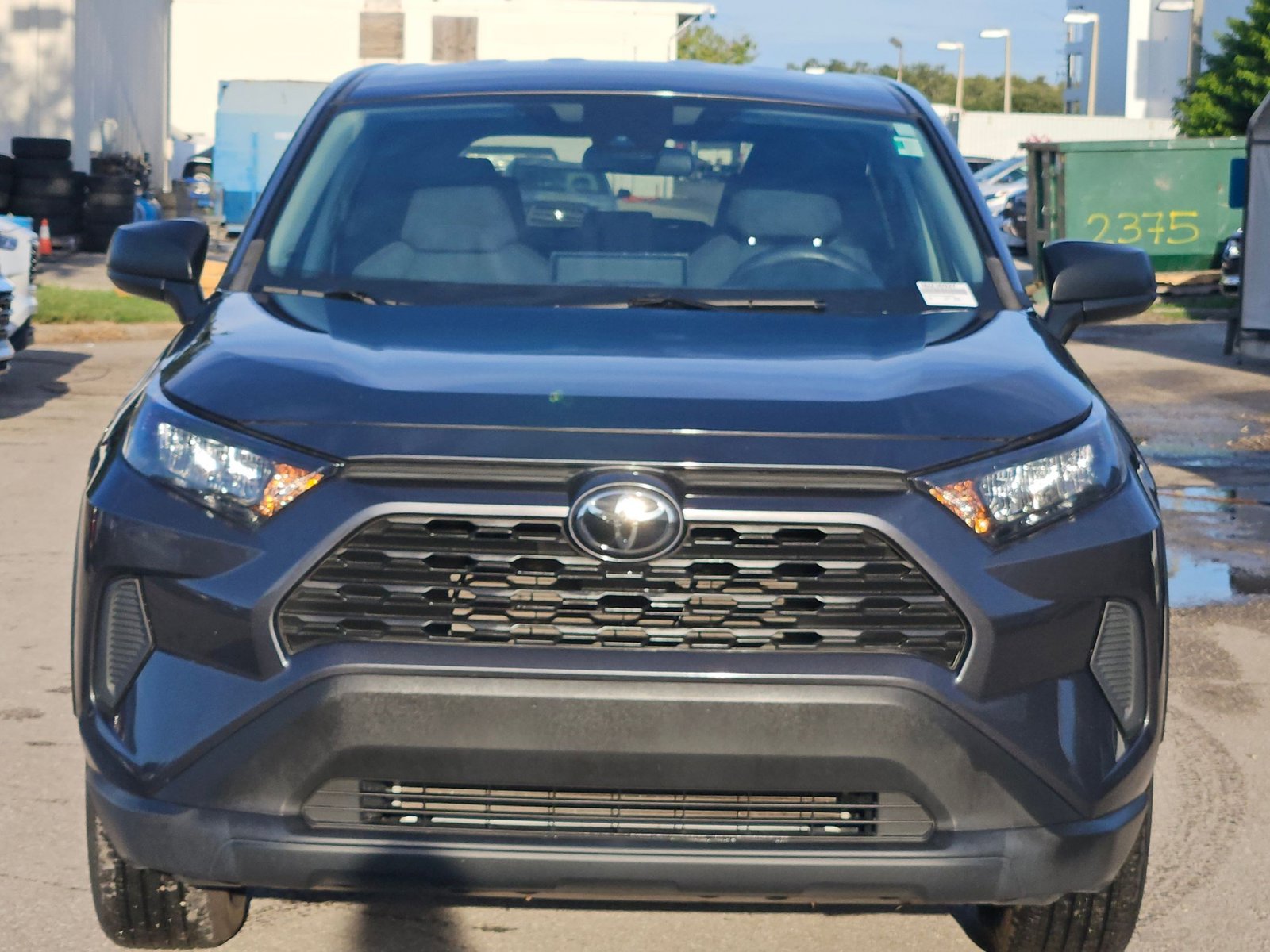 2022 Toyota RAV4 LE photo 2