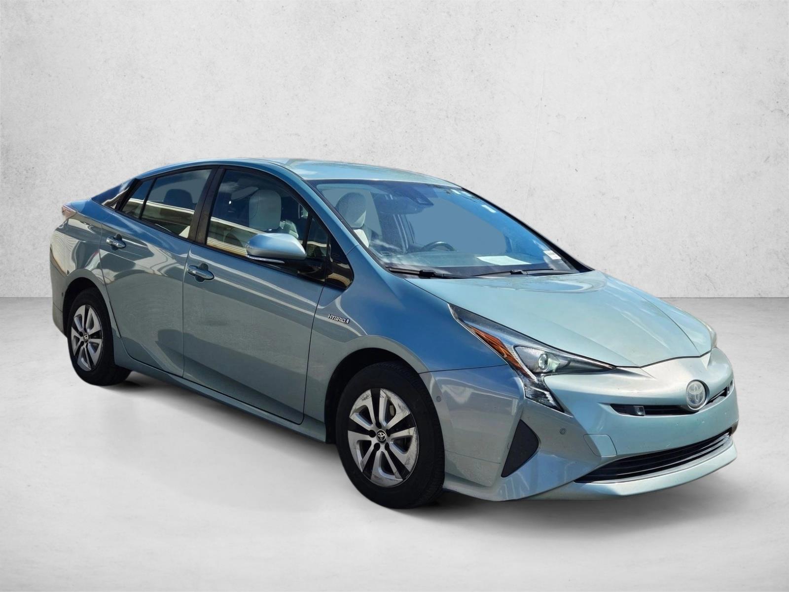 2018 Toyota Prius Four photo 3