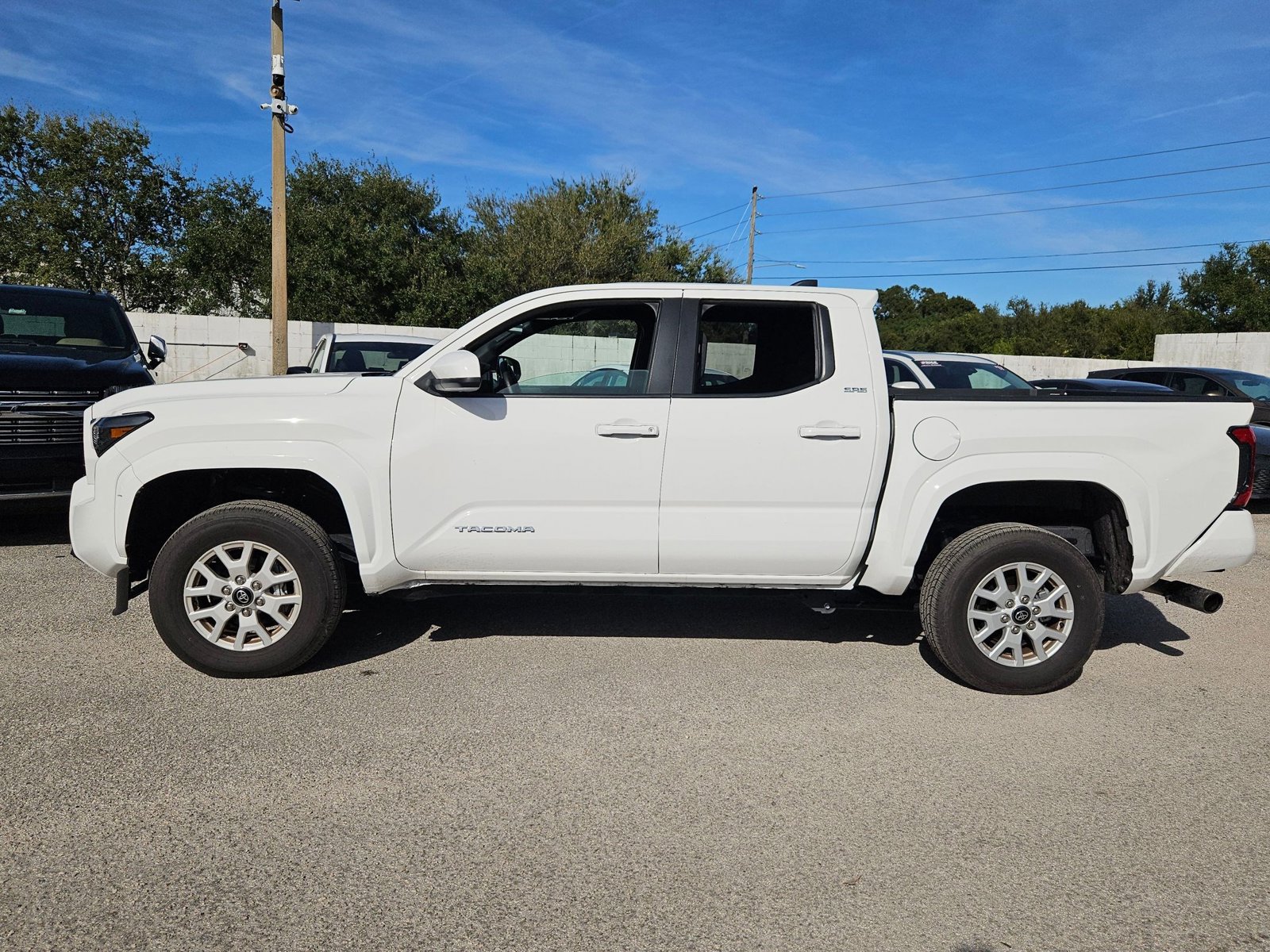 2024 Toyota Tacoma SR5 Double Cab photo 3