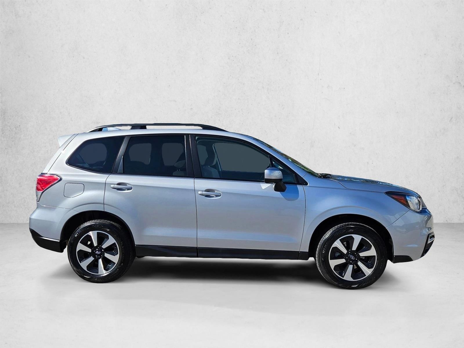 2018 Subaru Forester 2.5i Premium photo 4