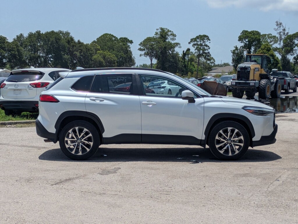 Used 2024 Toyota Corolla Cross XLE SUV