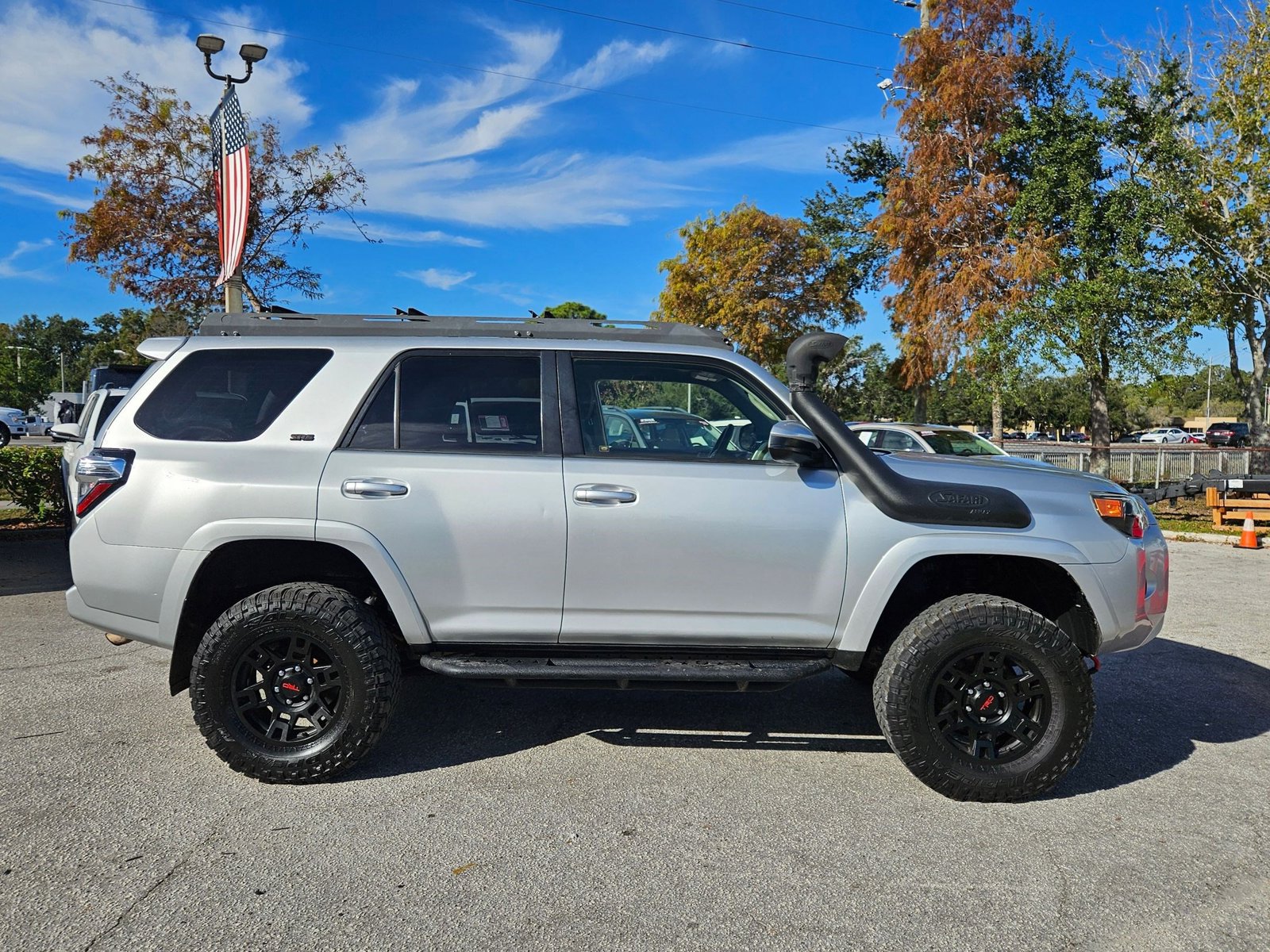 2020 Toyota 4Runner SR5 4WD photo 4